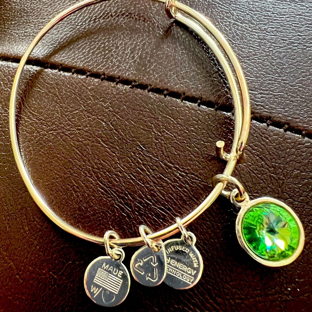 Alex and Ani August birthstone Peridot bracelet never worn